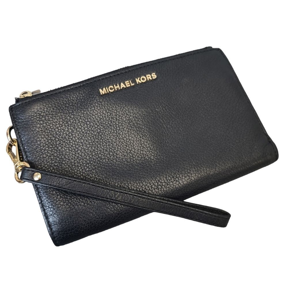 Michael Kors Adele Black Double Zip Leather iPhone 7 Plus Wristlet